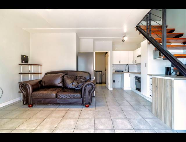 3 BEDROOM TOWNHOUSE FOR SALE IN WILGEHEUWEL